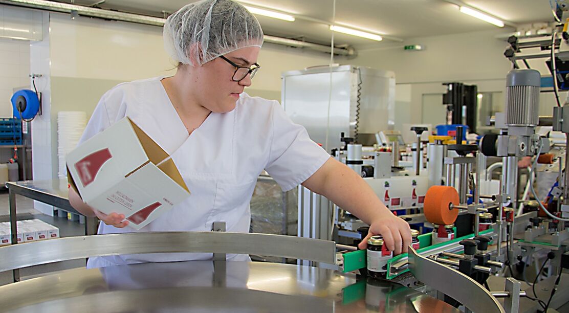 AF030 Arbeit in der Produktion.jpg